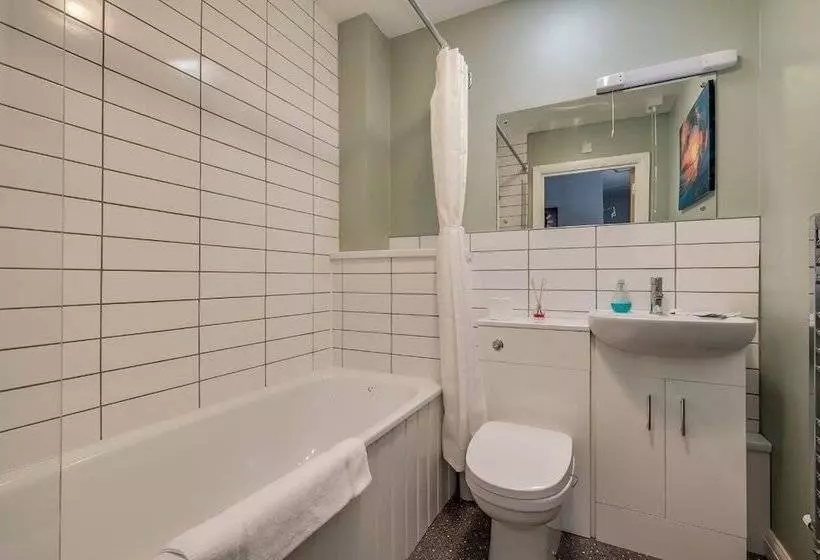 Central Belfast Apartments: Cromwell