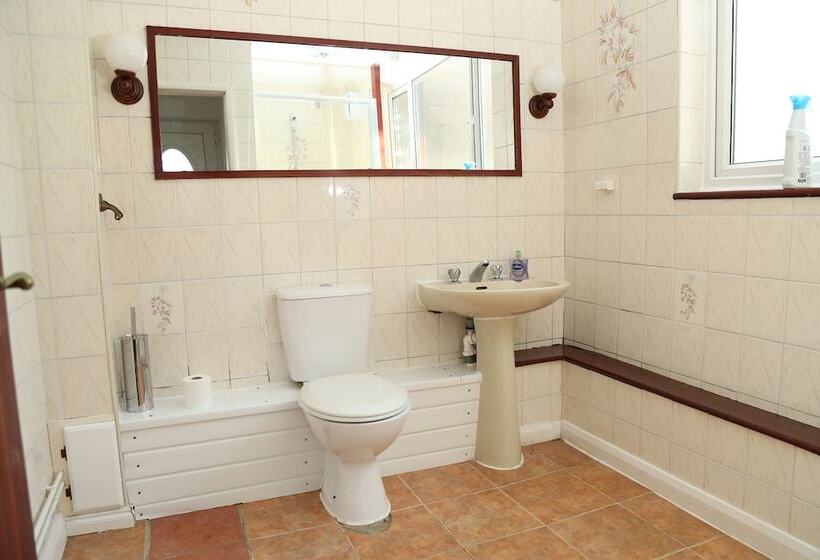 Cosy 3 Bed Bungalow Nec Airport Close To Amenities