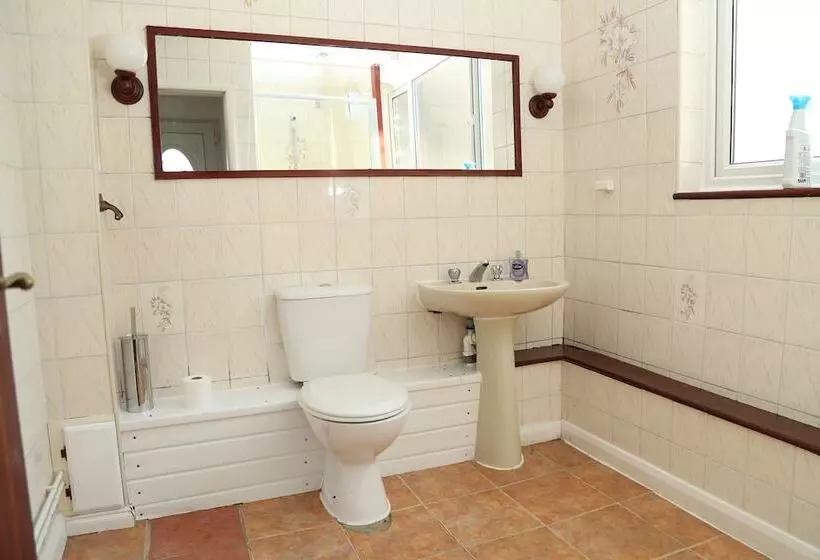 Cosy 3 Bed Bungalow Nec Airport Close To Amenities