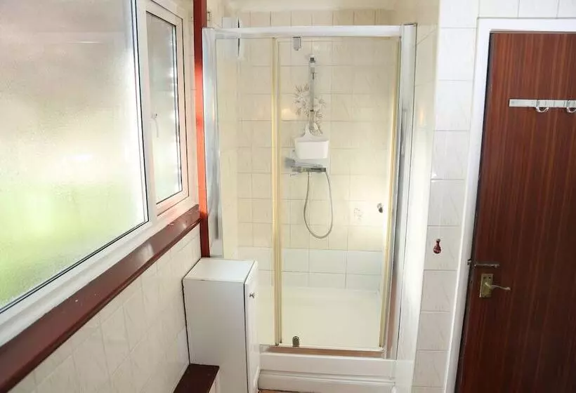 Cosy 3 Bed Bungalow Nec Airport Close To Amenities