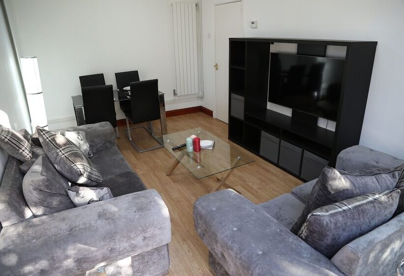 Cosy 3 Bed Bungalow Nec Airport Close To Amenities