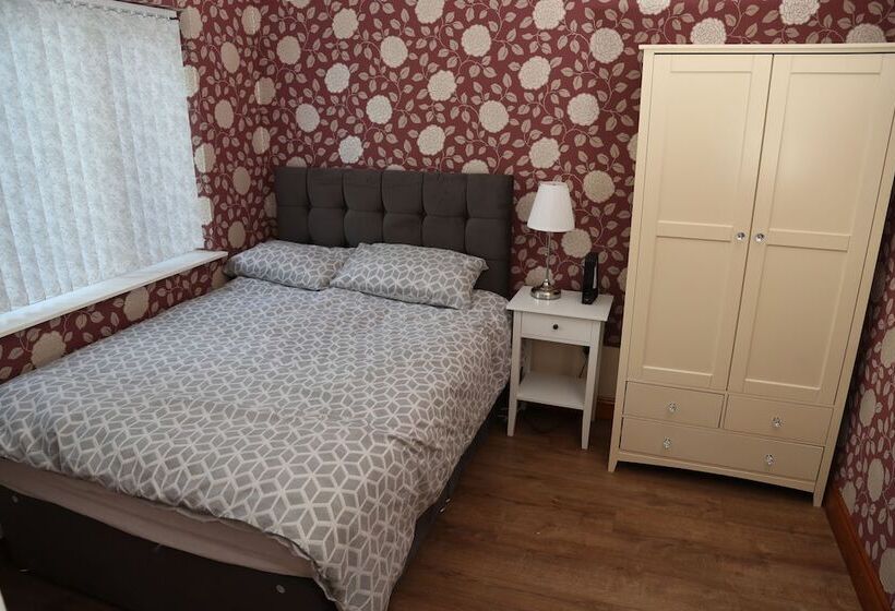 Cosy 3 Bed Bungalow Nec Airport Close To Amenities