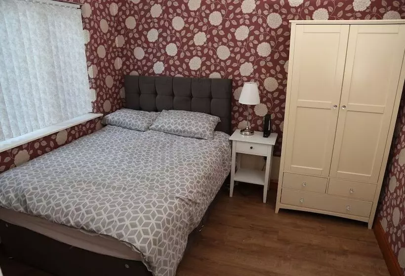 Cosy 3 Bed Bungalow Nec Airport Close To Amenities