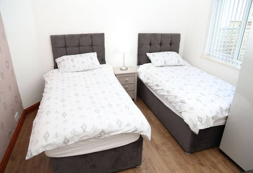 Cosy 3 Bed Bungalow Nec Airport Close To Amenities