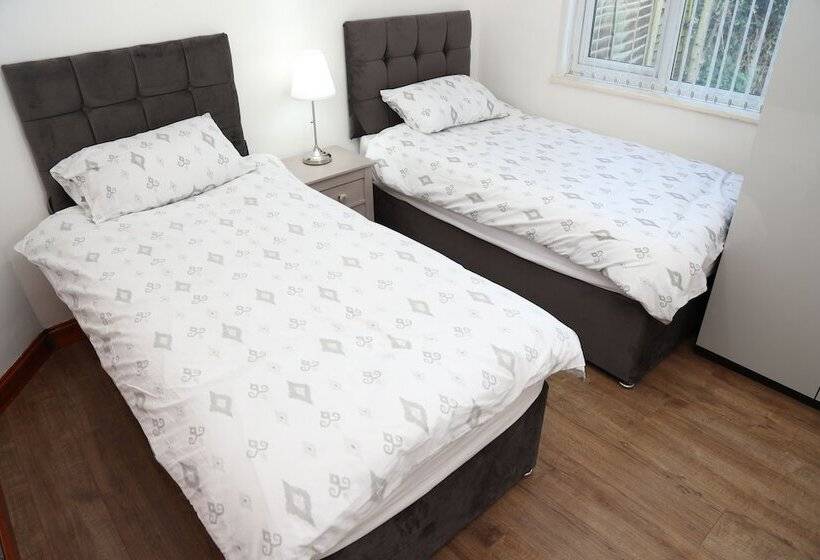 Cosy 3 Bed Bungalow Nec Airport Close To Amenities