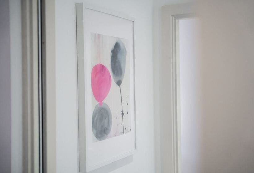 Modern 1 Bed Apartment   City Centre   Free Wi Fi   New