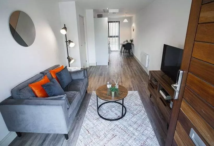 Modern 1 Bed Apartment   City Centre   Free Wi Fi   New