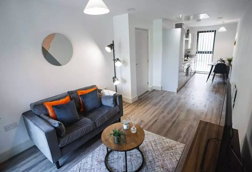 Modern 1 Bed Apartment   City Centre   Free Wi Fi   New