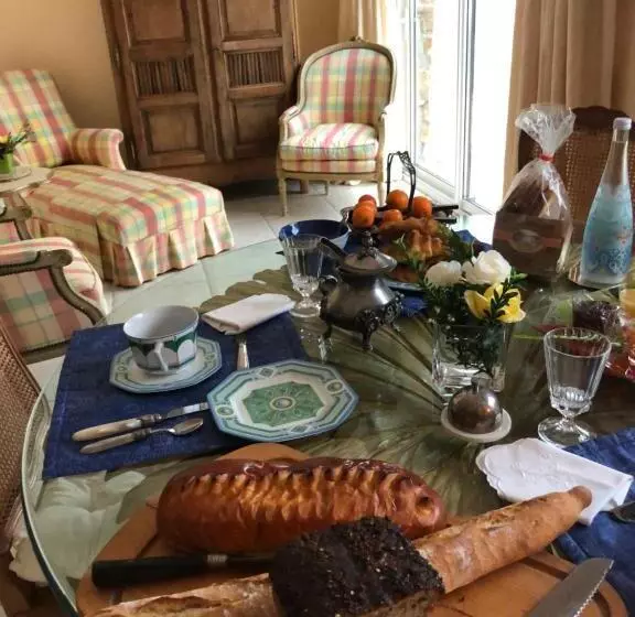 Aamiaismajoitus (B&B) Camélia Rouge