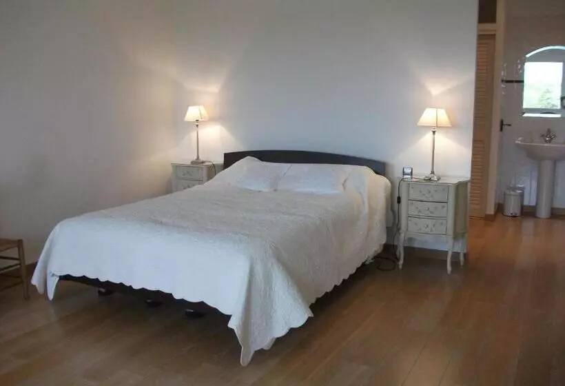 Aamiaismajoitus (B&B) Camélia Rouge