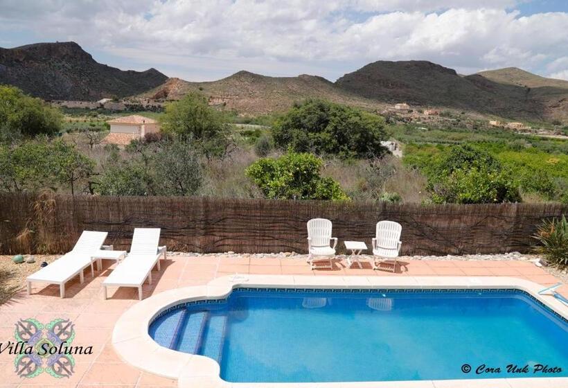 مبيت وإفطار Villa Soluna