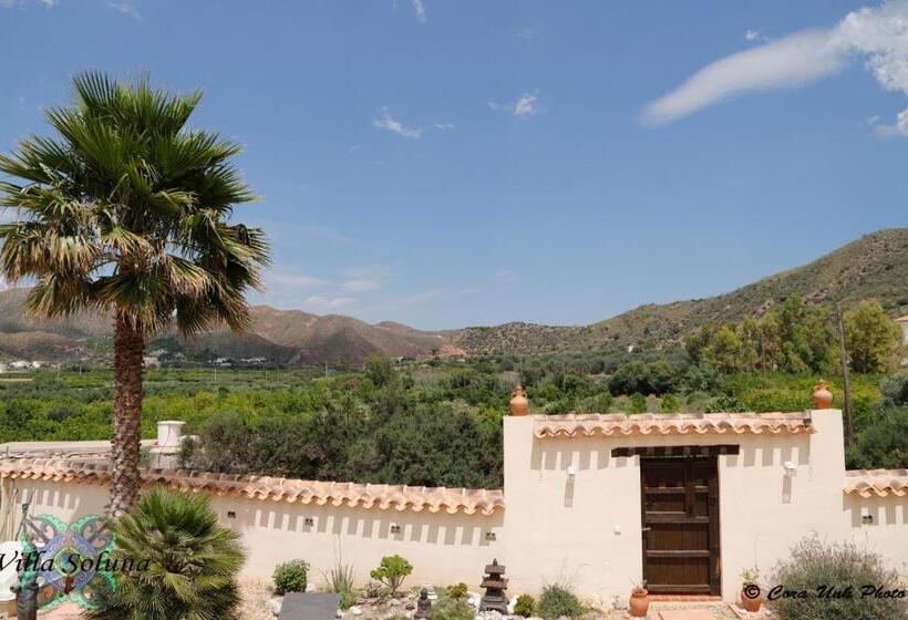 مبيت وإفطار Villa Soluna