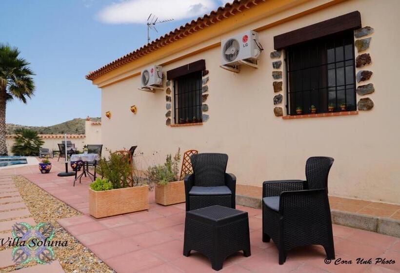 مبيت وإفطار Villa Soluna