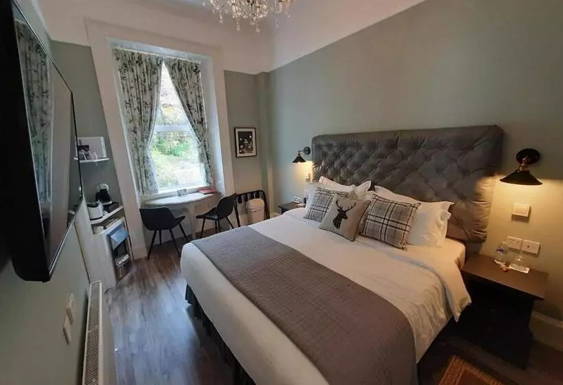 Highlander House B&b