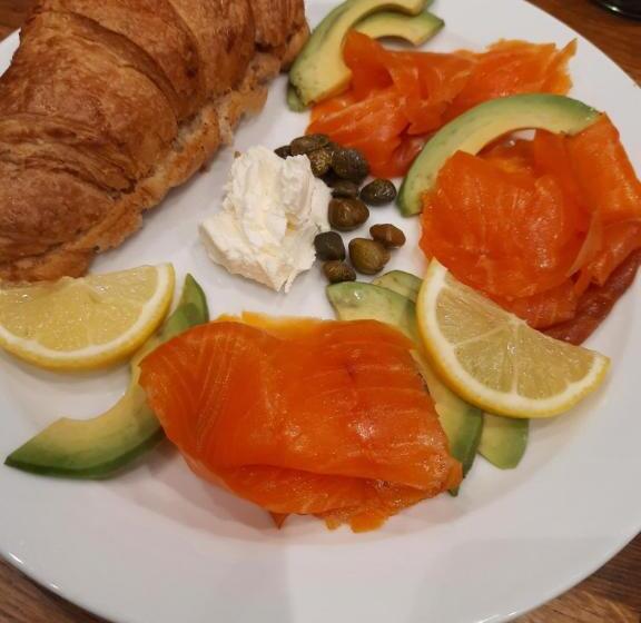 Highlander House B&b