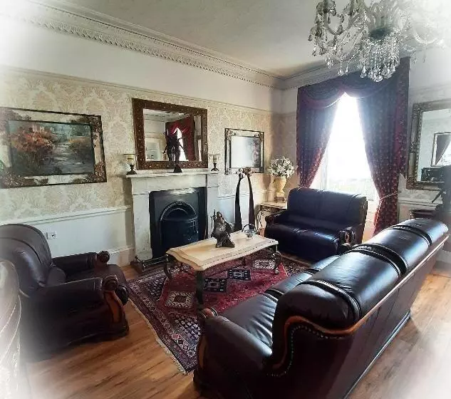 Highlander House B&b