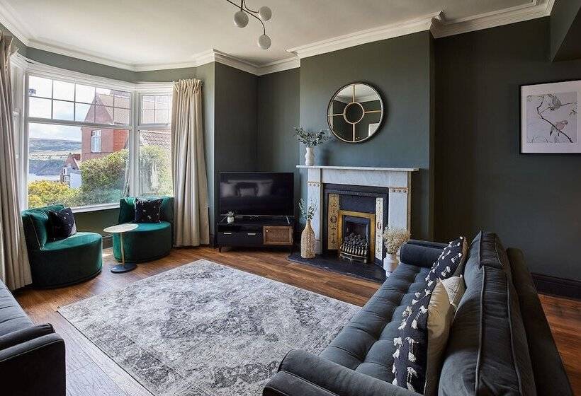 Host & Stay   Raven House