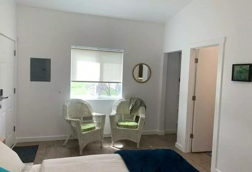 ホテル Winzig Lodge