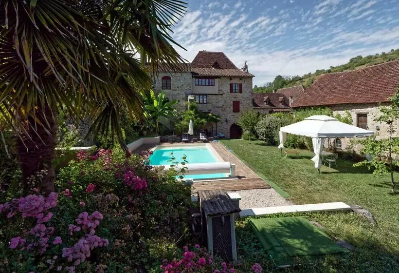 Majatalo La Source Du Touron