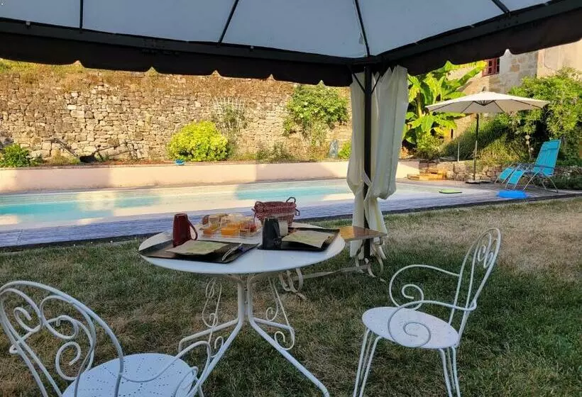 Majatalo La Source Du Touron