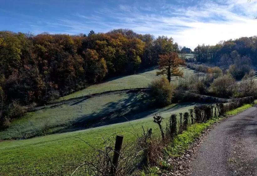 Majatalo La Source Du Touron