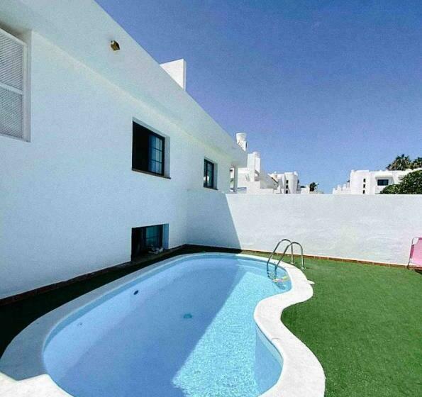 فندق صغير Long Beach Surf House