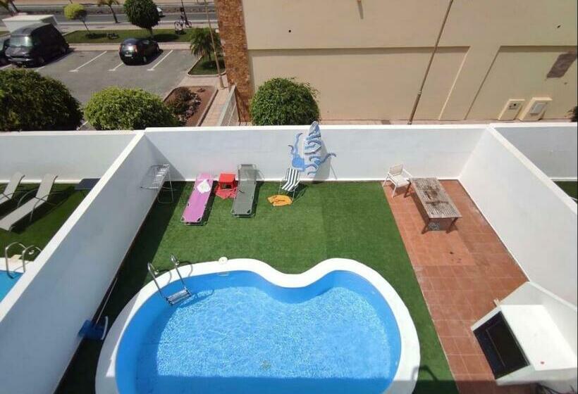 فندق صغير Long Beach Surf House