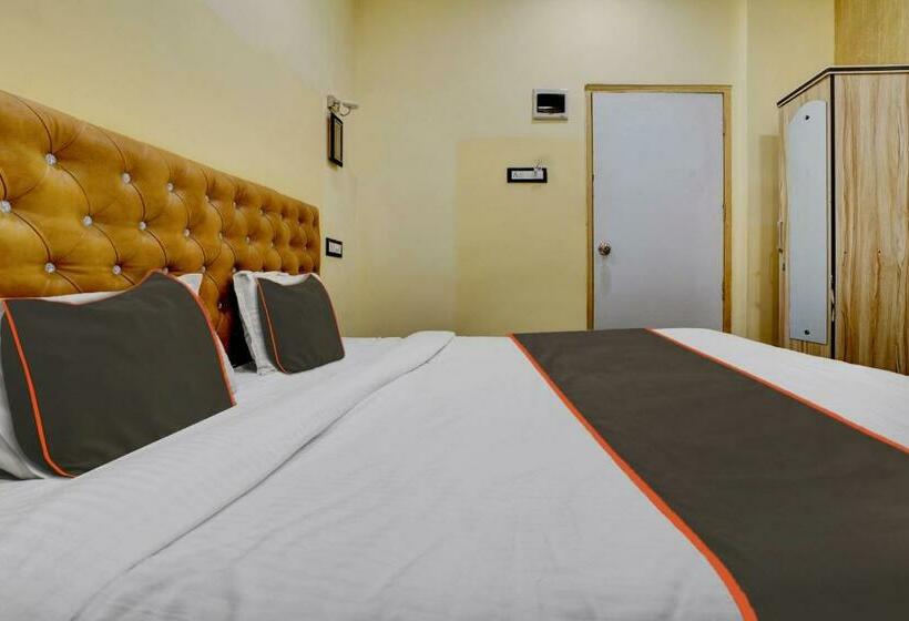 호텔 Golden Suites