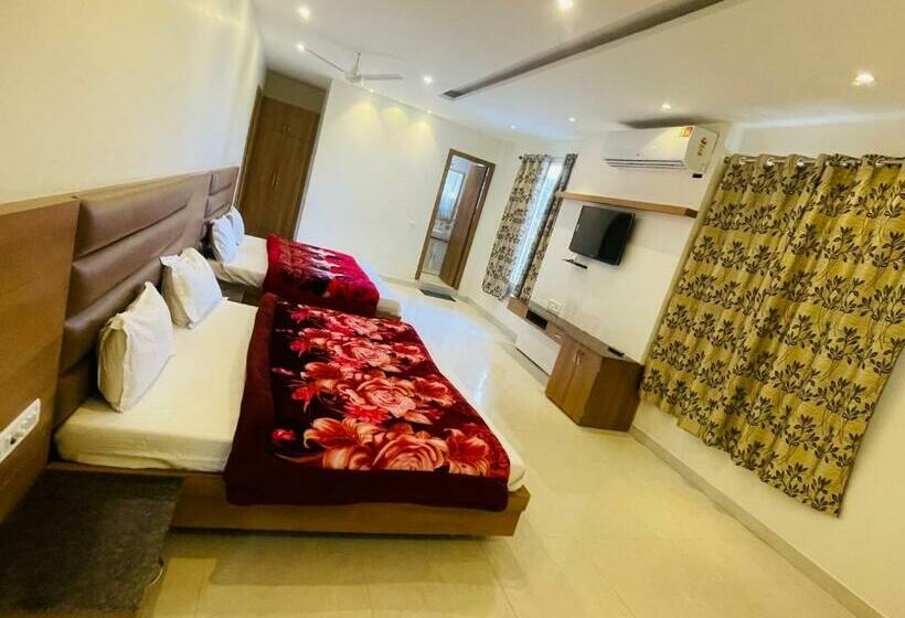 בית מלון כפרי The Maple Farms And