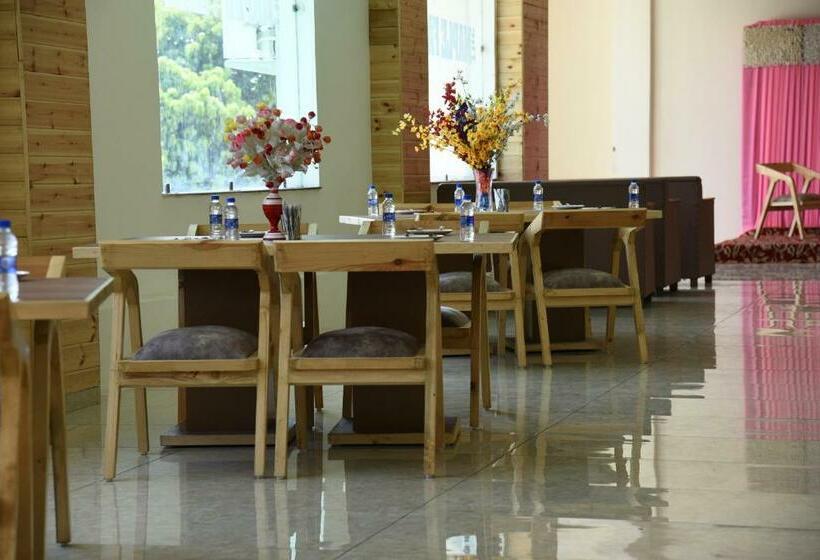 בית מלון כפרי The Maple Farms And