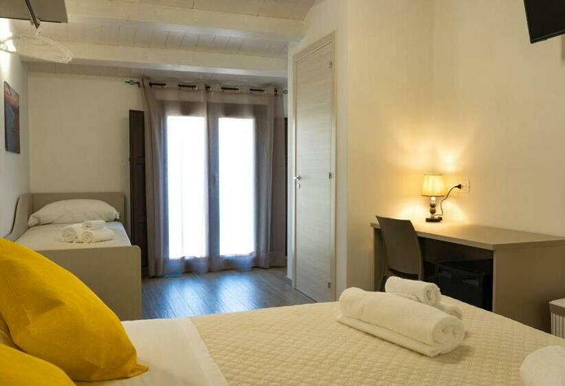 פנסיון Annicru  Affittacamere