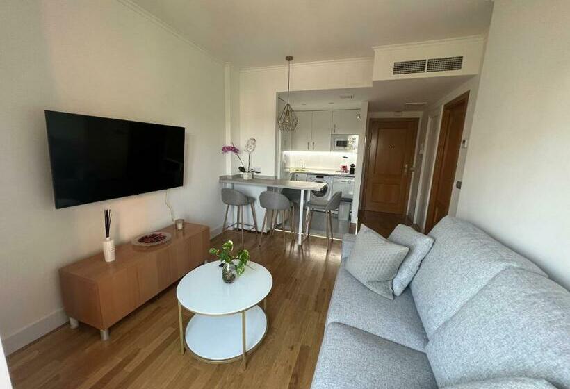 P4 Madrid Airport, Estadio Civitas, Ifema, Barajas Y Rejas