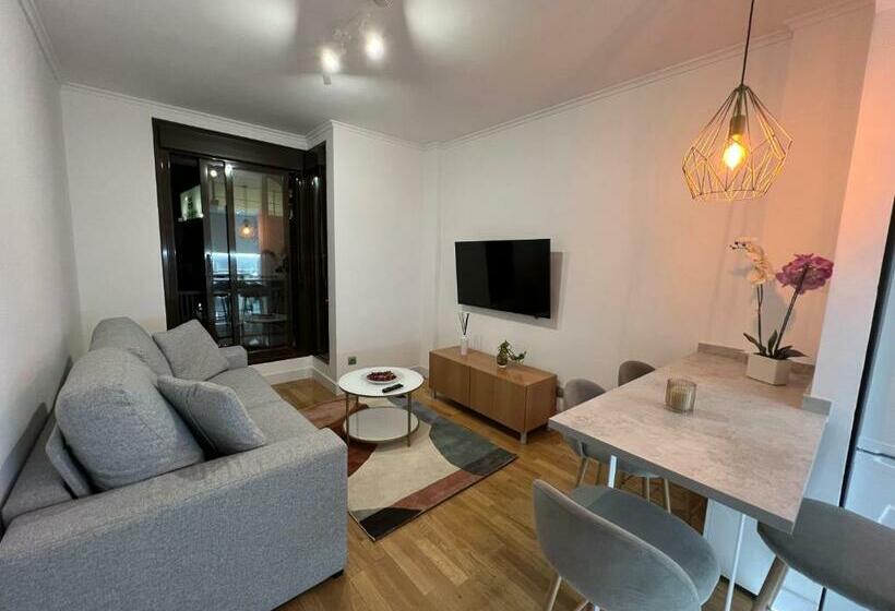 P4 Madrid Airport, Estadio Civitas, Ifema, Barajas Y Rejas