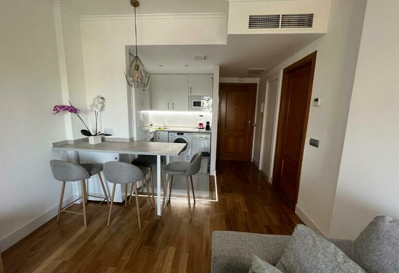 P4 Madrid Airport, Estadio Civitas, Ifema, Barajas Y Rejas