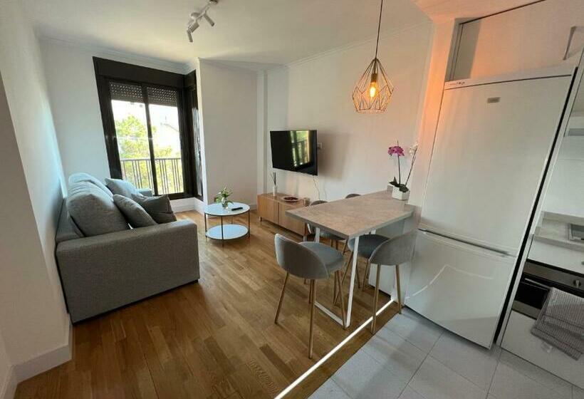 P4 Madrid Airport, Estadio Civitas, Ifema, Barajas Y Rejas