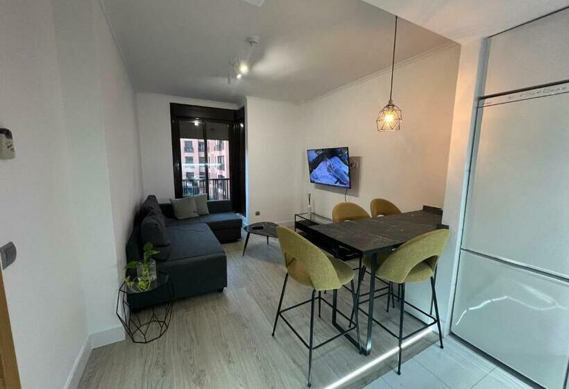 P4 Madrid Airport, Estadio Civitas, Ifema, Barajas Y Rejas