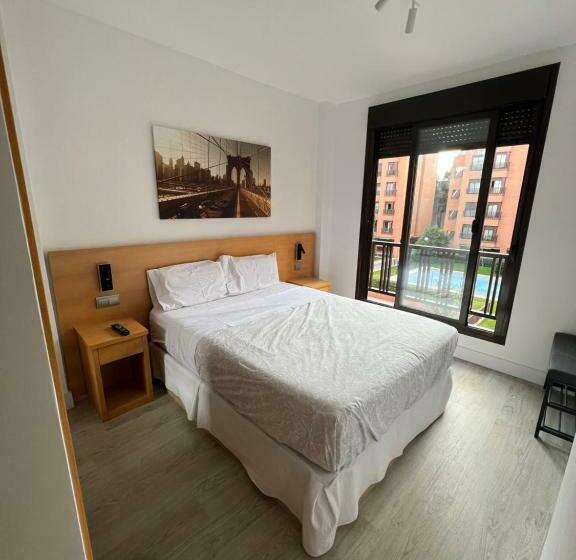 P4 Madrid Airport, Estadio Civitas, Ifema, Barajas Y Rejas