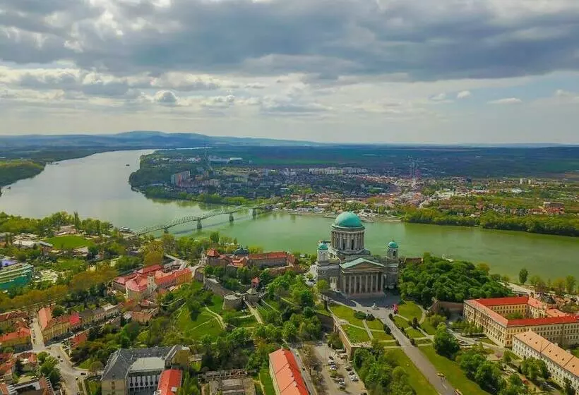 Aamiaismajoitus (B&B) Szent Kristóf Panzió