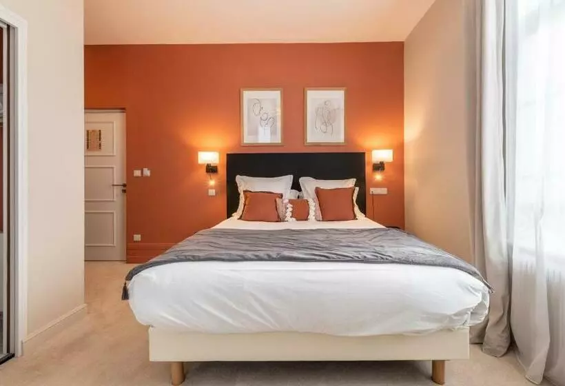 ホテル Hôtel échappée En Baie   Parking Privé Gratuit Dont Forfaits Bornes électriques Réservable