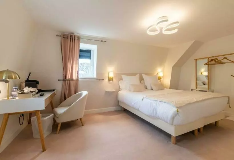 ホテル Hôtel échappée En Baie   Parking Privé Gratuit Dont Forfaits Bornes électriques Réservable