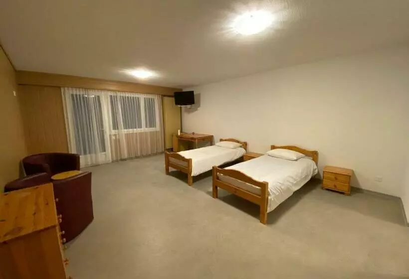 ペンション Sky Rooms, Mountainous View