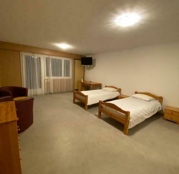 Pension Sky Rooms, Mountainous View