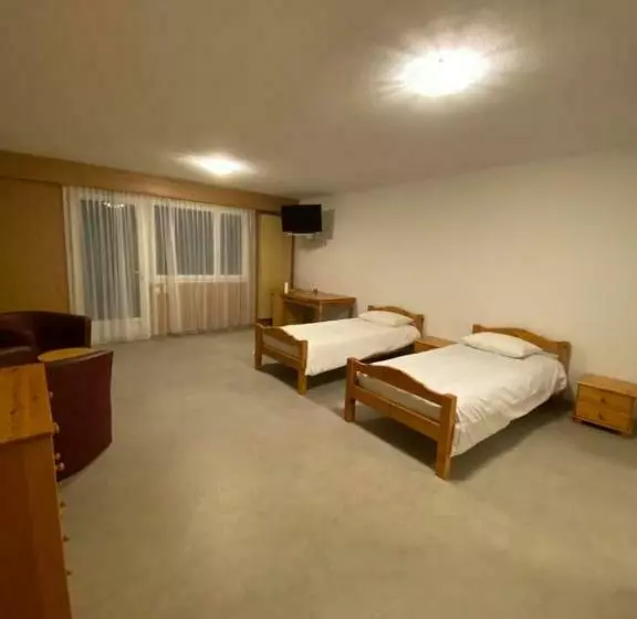 ペンション Sky Rooms, Mountainous View