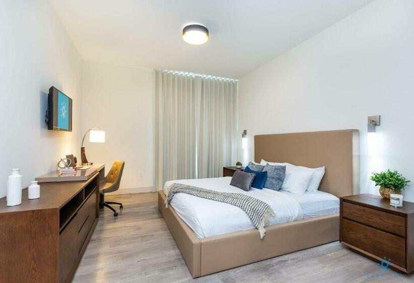 Hostel Hot Tub & Rooftop Pool   Near Beach