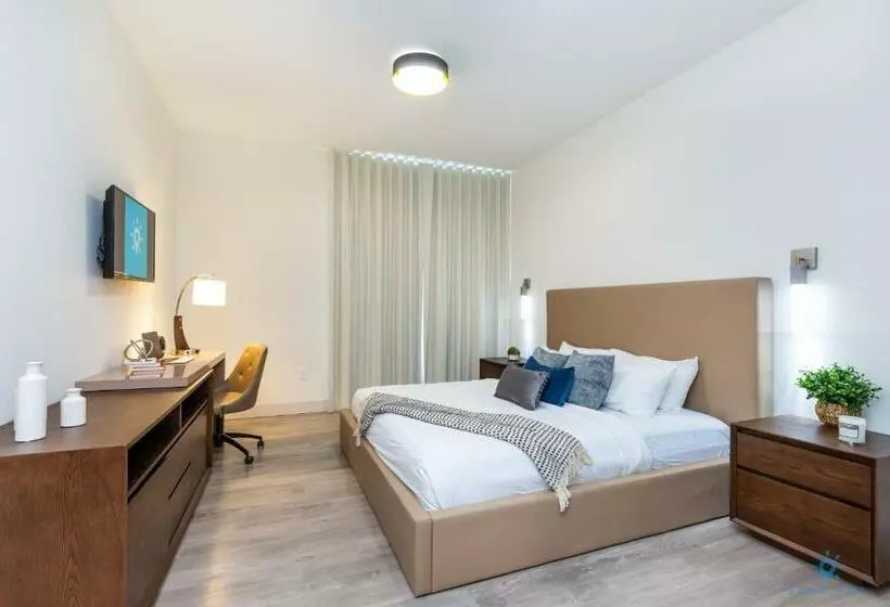 ユースホステル Hot Tub & Rooftop Pool   Near Beach