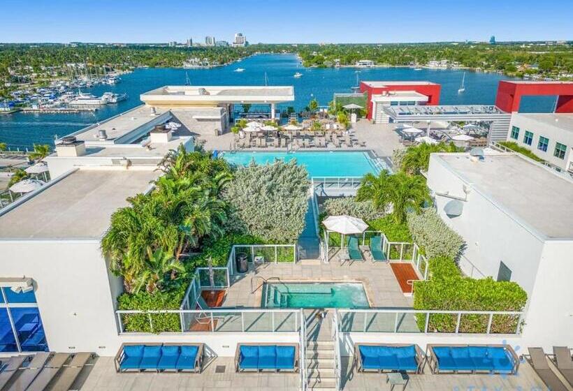 فندق صغير Best Stay   Rooftop Pool & Hot Tub   Hollywood Beach