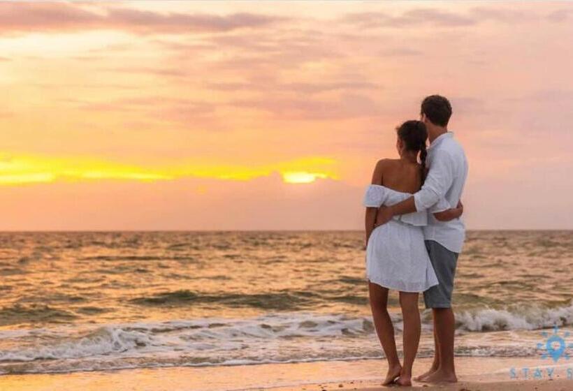 فندق صغير Best Stay   Rooftop Pool & Hot Tub   Hollywood Beach