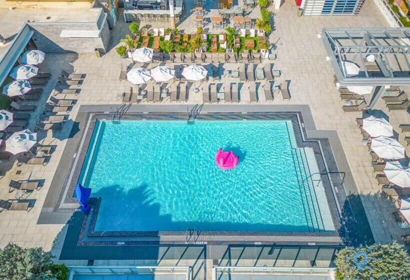 فندق صغير Best Stay   Rooftop Pool & Hot Tub   Hollywood Beach