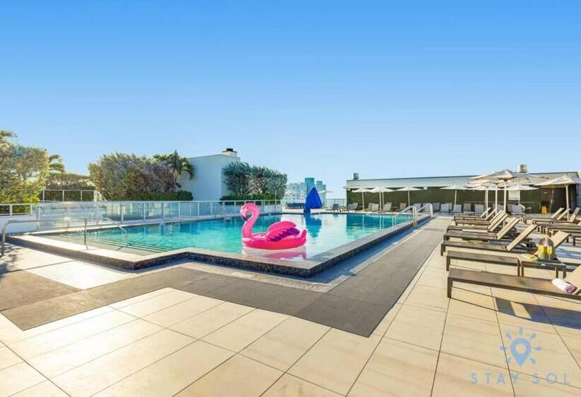 فندق صغير Best Stay   Rooftop Pool & Hot Tub   Hollywood Beach