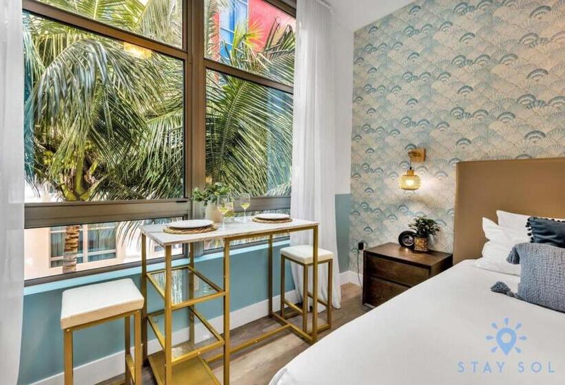 فندق صغير Best Stay   Rooftop Pool & Hot Tub   Hollywood Beach